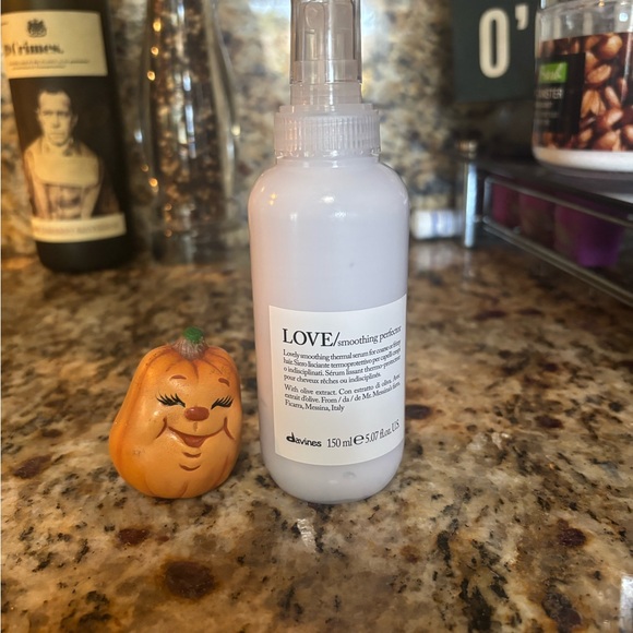 BRAND NEW DAVINES LOVE Smoothing Perfector Heat Protectant - Picture 4 of 4